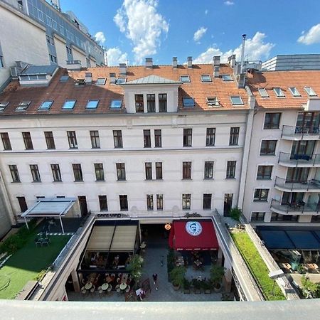 Downtown Gozsdu Vibe Apartments Budapeste Exterior foto